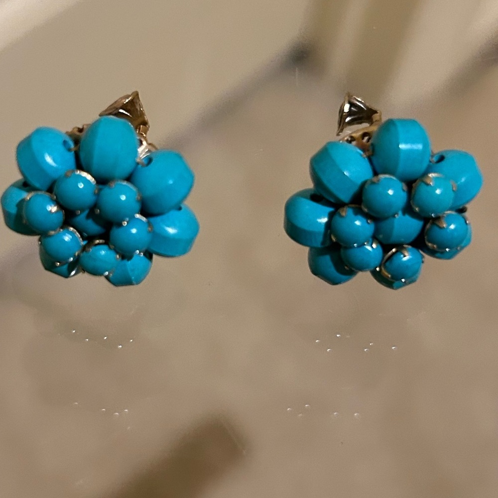Vintage Vogue Earrings Clip